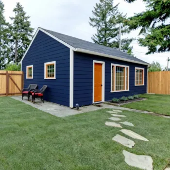 Detached backyard ADU guest house completed in Dallas with modern exterior design